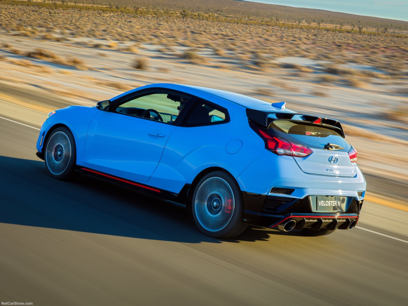 Illustration for article titled I want to like the Veloster N but the rear visibility is killing it for me